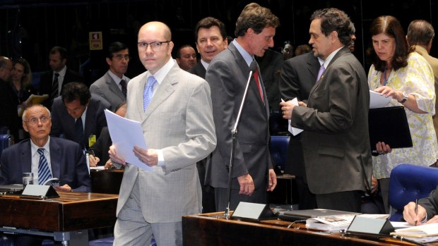 Senador Demóstenes Torres no plenário do senado, onde comentou acusações