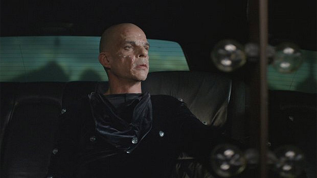 Denis Lavant é Oscar, protagonista de 'Holy Motors', de Leos Carax
