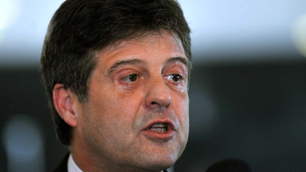 Ministro Mendes Ribeiro foi encaminhado à UTI para recuperação pós-operatória de rotina