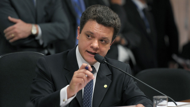 O relator da CPI do Cachoeira, deputado Odair Cunha (PT-MG), durante o depoimento do governador de Goiás, Marconi Perillo