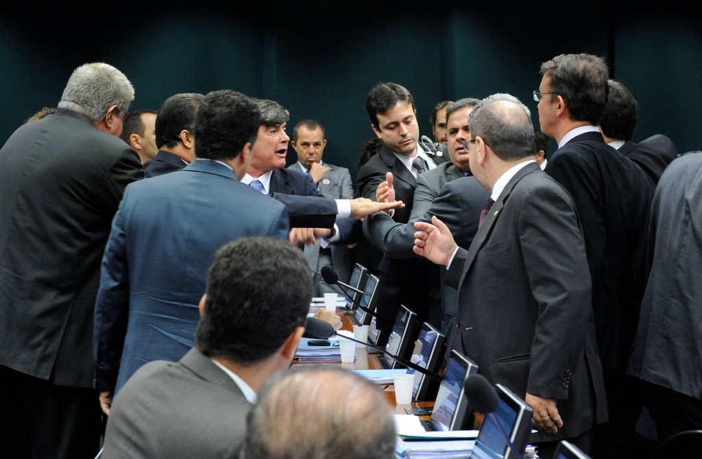 Deputados quase chegam às vias de fato no Conselho de Ética da Câmara que aprecia um pedido de quebra de decoro parlamentar do presidente da Casa, Eduardo Cunha (PMDB-RJ)