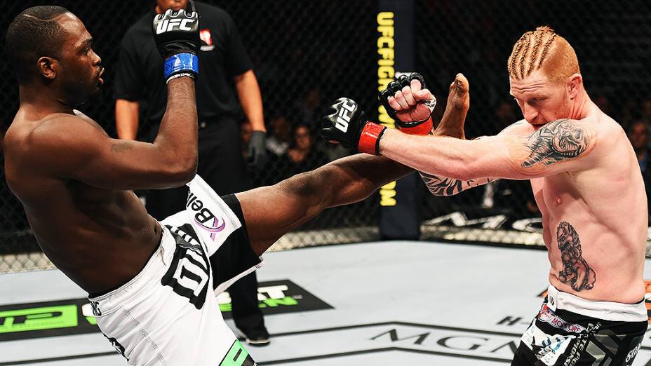 Derek Brunson vence Ed Herman no UFC 183, em Las Vegas