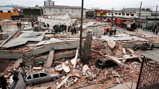 Um prédio em construção desabou na manhã desta terça-feira (27) em São Mateus, na zona leste de São Paulo