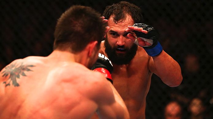 Johny Hendricks na luta contra Carlos Condit no UFC 154