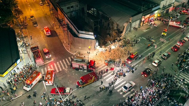 Fachada de prédio desabou na região central de São Paulo, matando uma pessoa
