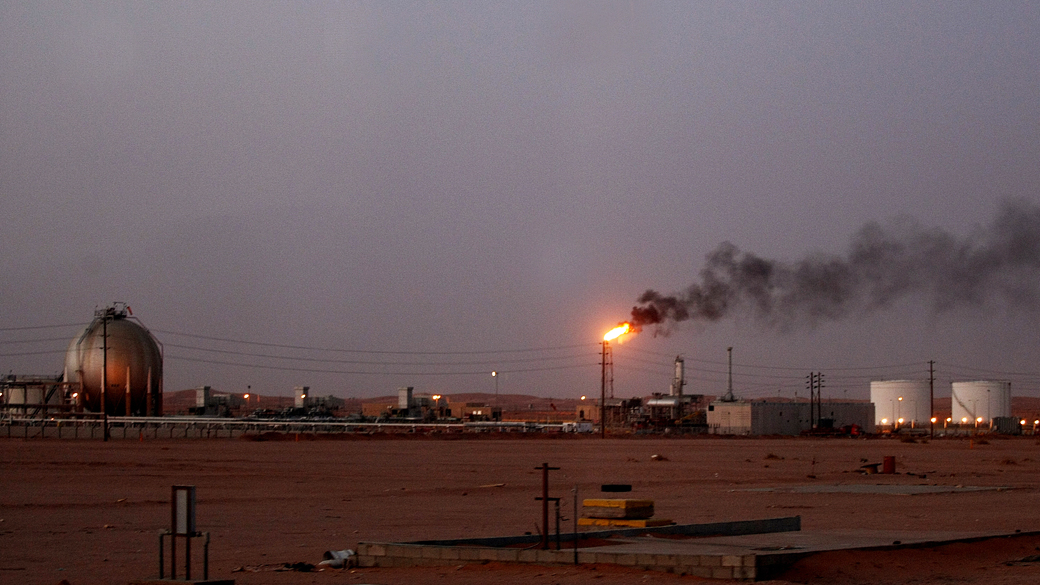 Estação de petróleo na Arábia Saudita