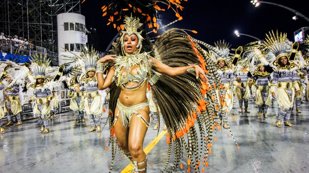 Destaque da Vai-Vai no primeiro dia de desfiles do Grupo Especial do Carnaval de São Paulo