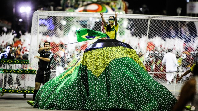 Leandro de Itaquera abre o primeiro dia de desfiles das escolas de samba do Grupo Especial no Carnaval de São Paulo