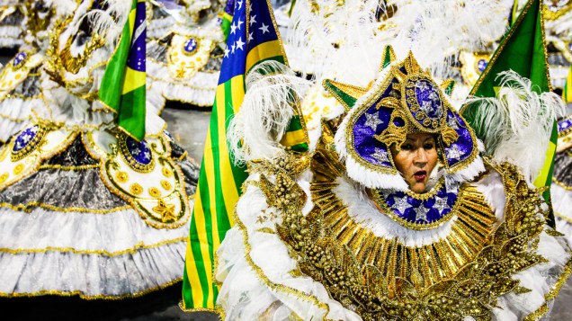 Ala das baianas da Vai-Vai no primeiro dia de desfiles do Grupo Especial do Carnaval de São Paulo