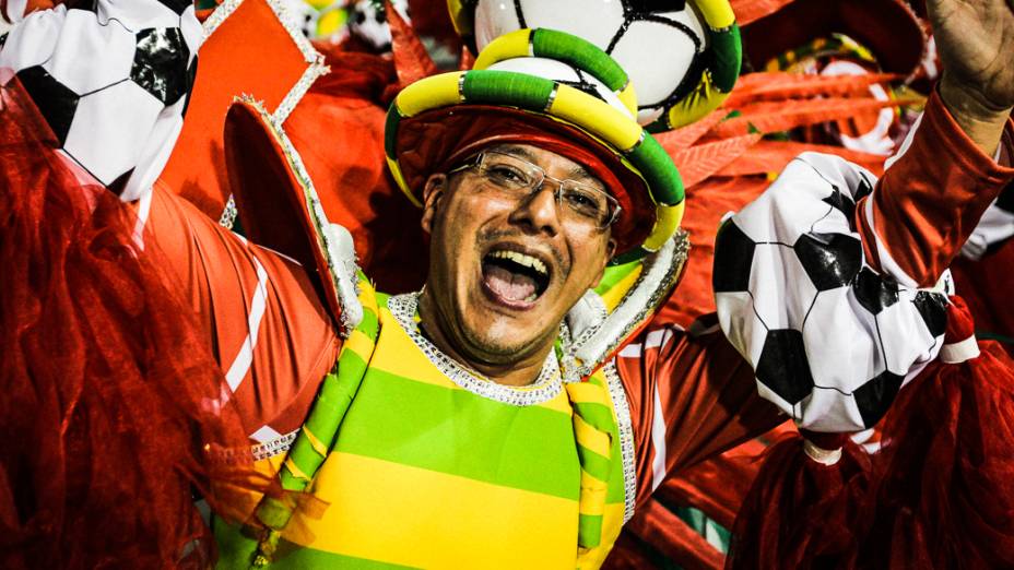 Leandro de Itaquera abre o primeiro dia de desfiles das escolas de samba do Grupo Especial no Carnaval de São Paulo