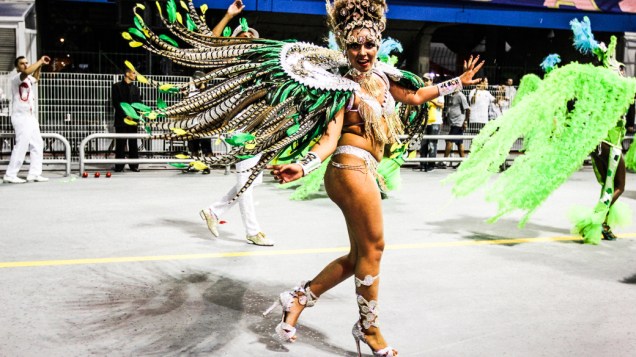 Leandro de Itaquera abre o primeiro dia de desfiles das escolas de samba do Grupo Especial no Carnaval de São Paulo