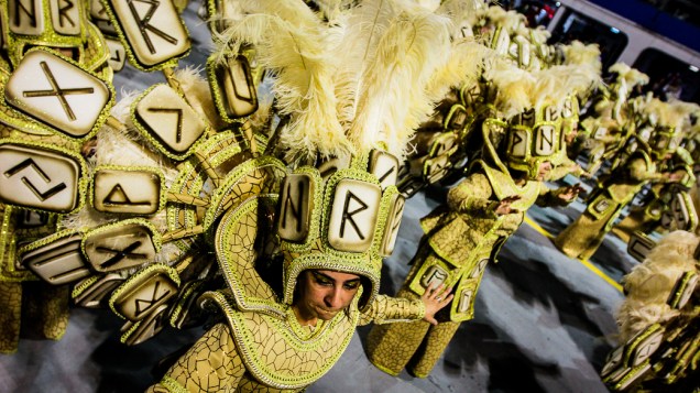 Mocidade Alegre no segundo dia de desfiles das escolas de samba do Grupo Especial no Carnaval de São Paulo