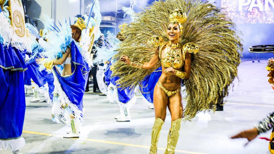 Sabrina Sato no desfile da Gaviões da Fiel, em São Paulo