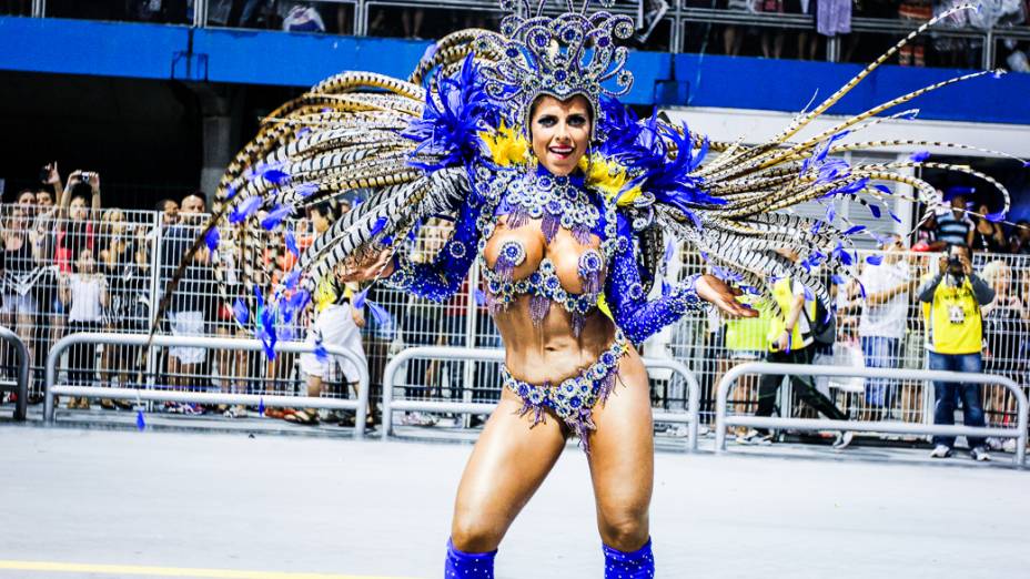 As irmãs Minerato no desfile da Gaviões da Fiel, no Sambódromo do Anhembi