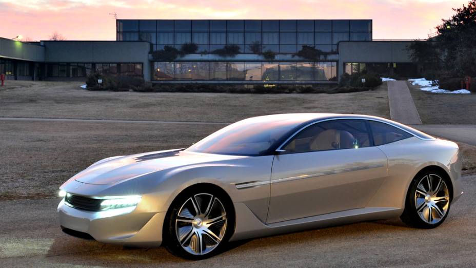 O conceito Pininfarina Cambiano, em homenagem aos 30 anos do Centro de Estilo da marca e também aos 10 anos do Centro de Engenharia: híbrido a diesel, mostra no Salão de Genebra em 2012