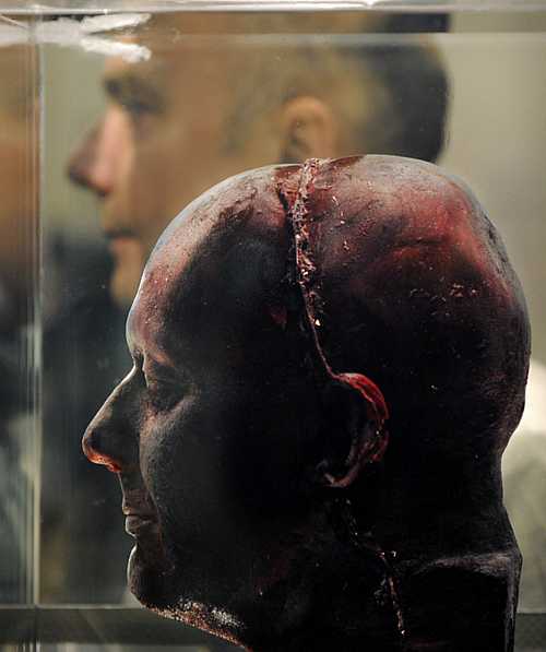dia-escultura-sangue-afp-interna.jpg