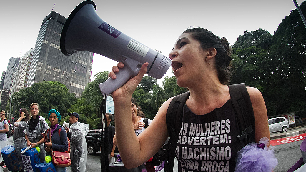 Protesto marca o Dia Internacional da Mulher, no vão livre do Masp, na Avenida Paulista, em São Paulo. As mulheres protestam contra a violência, pela igualdade, liberdade e por mais direitos