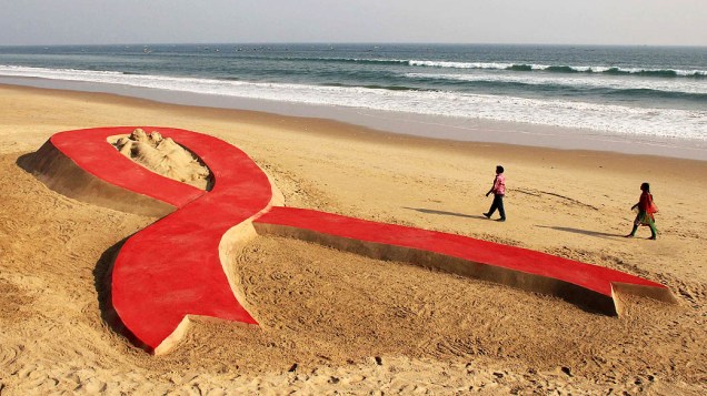Laço criado pelo artista Sudarshan Patnaik para o Dia Mundial de Luta contra a AIDS, na Índia