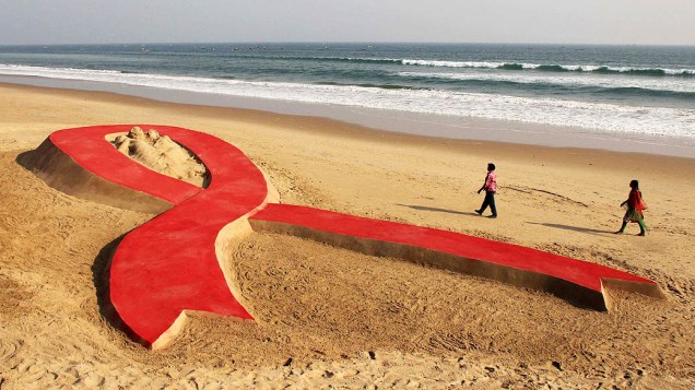 Laço criado pelo artista Sudarshan Patnaik para o Dia Mundial de Luta contra a AIDS, na Índia Laço criado pelo artista Sudarshan Patnaik para o Dia Mundial de Luta contra a AIDS, na Índia