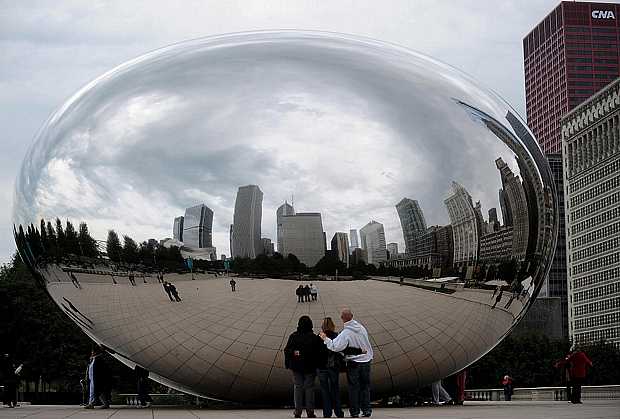 dia-reflexo-escultura-afp-interna.jpg