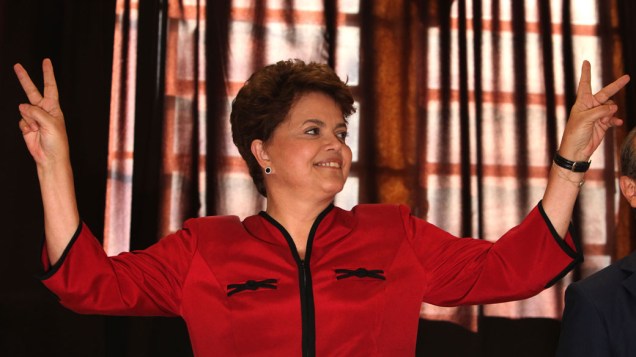 Candidata à Presidência, Dilma Rousseff, chega para votar em zona eleitoral de Porto Alegre. 31/10/2010