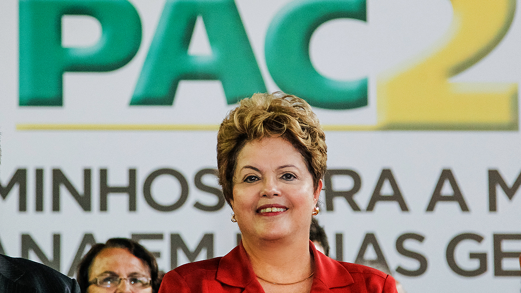 A presidente Dilma Rousseff durante anúncio de investimentos do PAC 2 Mobilidade Urbana, em janeiro, em Belo Horizonte (MG); números mostram que as obras do programa não saíram do papel