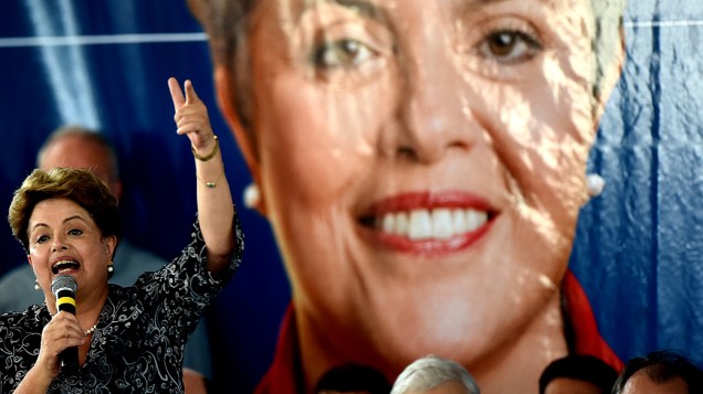 A presidente e candidata à reeleição, Dilma Rousseff, durante evento na cidade de Jales, no interior paulista