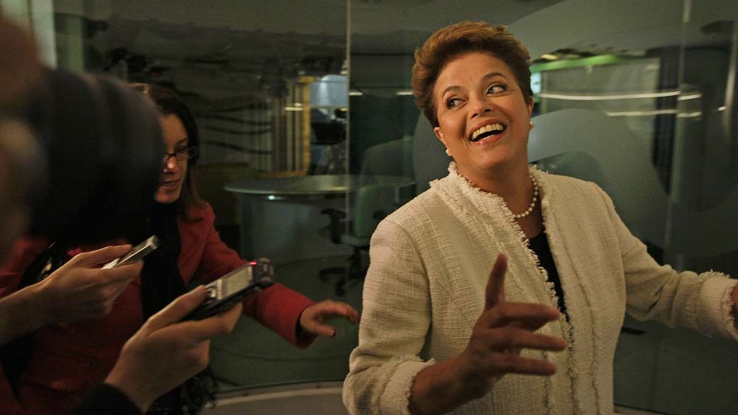 A candidata do PT à Presidência da República, Dilma Rousseff, chega à TV Bandeirantes para participar de debate promovido pela emissora