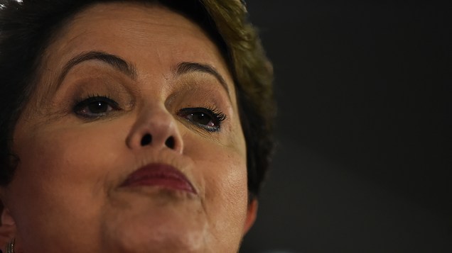 A presidente e candidata à reeleição Dilma Rousseff (PT), durante a coletiva de imprensa, após o debate do segundo turno promovido pela Rede Globo no Projac, no Rio de Janeiro