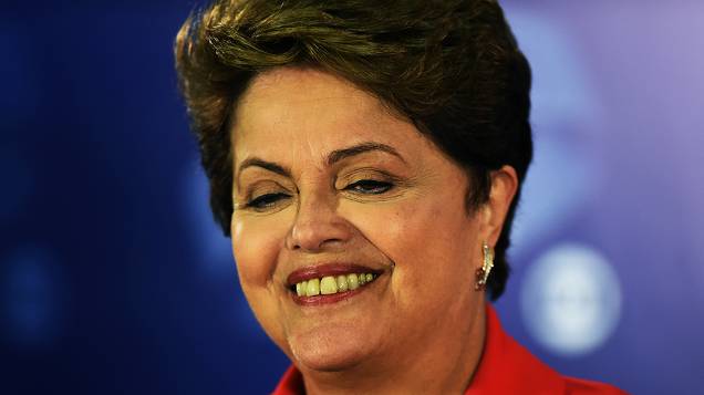 A presidente e candidata à reeleição Dilma Rousseff (PT), durante a coletiva de imprensa, após o debate do segundo turno promovido pela Rede Globo no Projac, no Rio de Janeiro