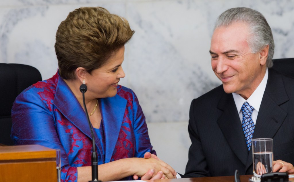 PMDB pretende afastamento do governo Dilma para disputar eleições de 2016 e 2018