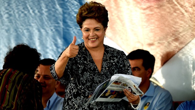 Dilma Rousseff dirige ataques à adversária Marina Silva durante evento na cidade de Jales, no interior paulista