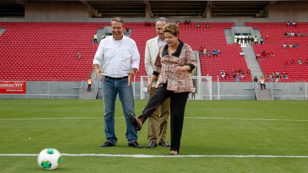 A presidente Dilma Rousseff na Arena Pernambuco