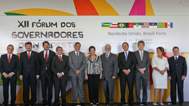A presidente Dilma com os governadores do nordeste: apoio à volta da CPMF