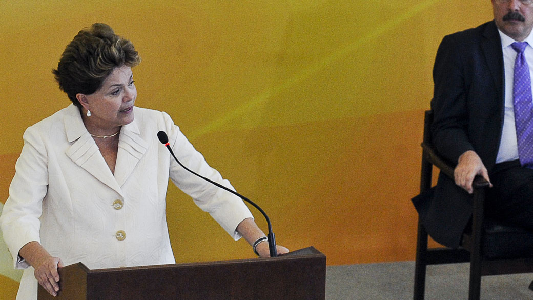 Presidente Dilma Rousseff durante cerimônia de Anúncio do PAC Equipamentos – Programa de Compras Governamentais