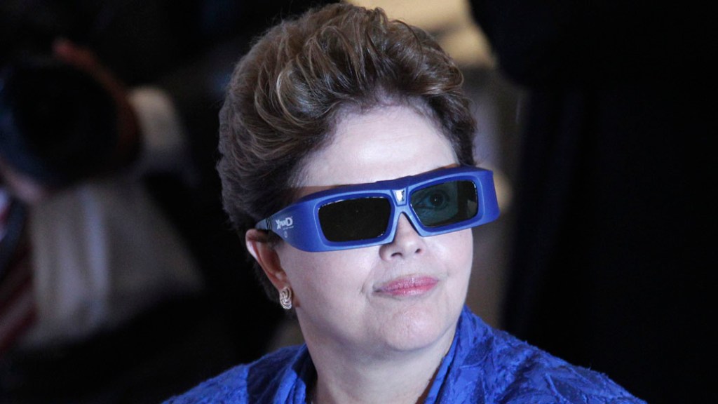 A presidente Dilma Rousseff durante a cerimônia alusiva à exposição sobre o Programa de Apoio à Competitividade da Indústria, em Brasília