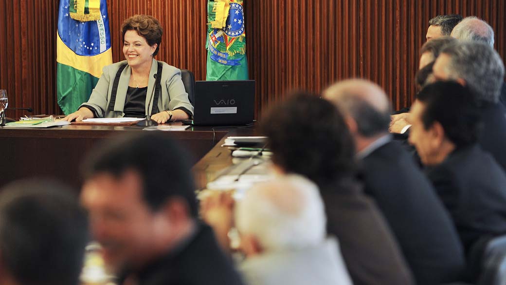 Presidente Dilma Rousseff durante reunião ministerial, Brasília - 14/01/2011