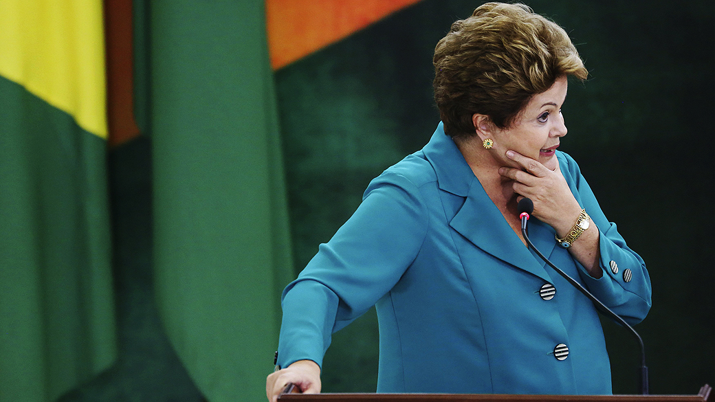 A presidente Dilma Rousseff durante cerimônia de sanção da lei que destina recursos dos royalties do petróleo para educação e saúde, no Palácio do Planalto