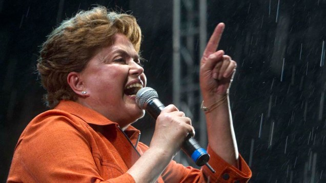 Dilma Rousseff durante comício em São Paulo, 27/09/2010
