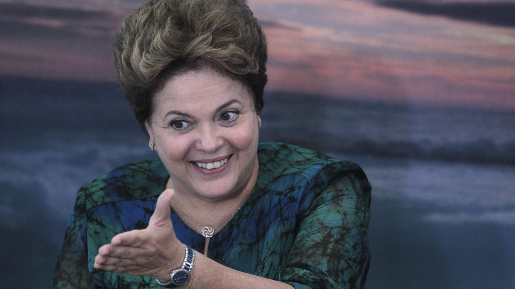 Dilma Rousseff oferece linha especial de crédito aos estados