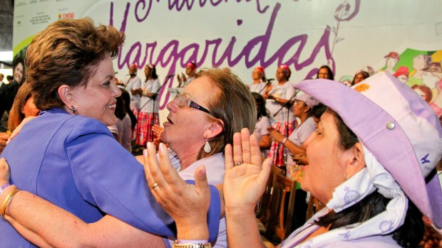 A presidente Dilma Rousseff participa do encerramento da Marcha das Margaridas, em Brasília