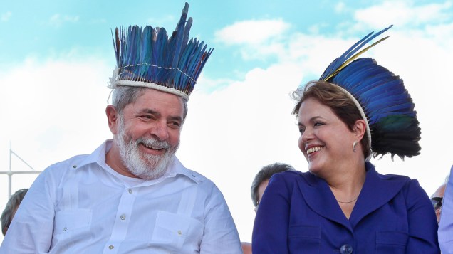 Dilma Rousseff durante a cerimônia de inauguração da ponte sobre o Rio Negro, em Manaus