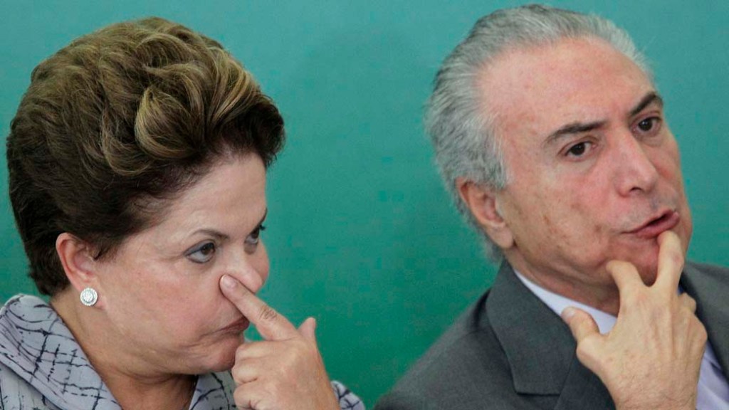 Dilma Rousseff e Michel Temer durante a cerimônia do ministro do Desenvolvimento Agrário Pepe Vargas, em Brasília