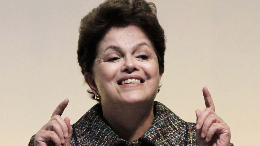 Dilma Rousseff discursa durante conferência em evento do setor da construção civil, São Paulo