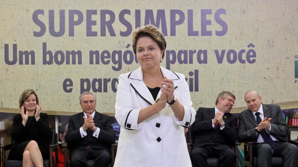 Dilma Rousseff durante cerimônia de sanção da lei que altera o Supersimples