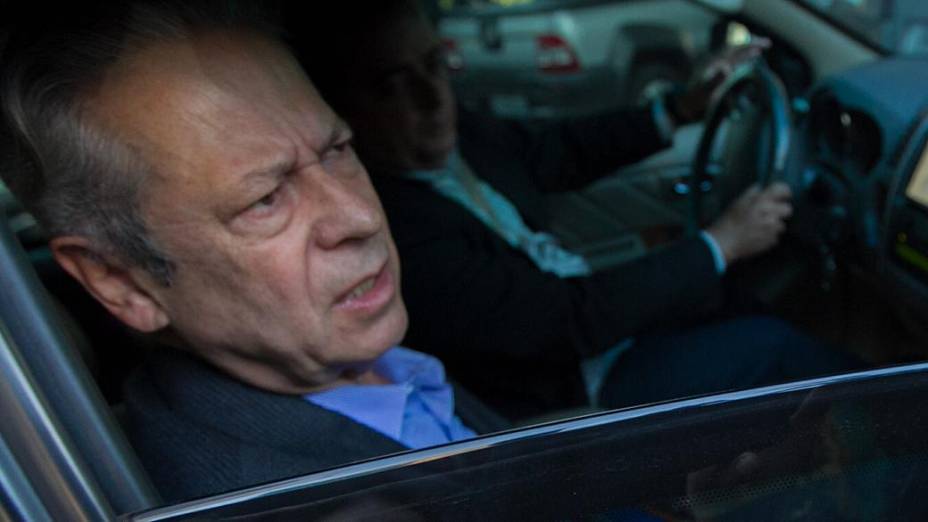 Dirceu segue rumo a escritório de advocacia onde vai trabalhar