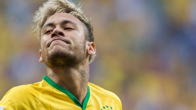 Neymar durante o jojo contra Camarões