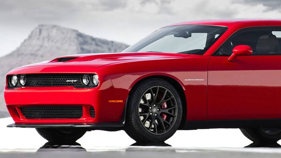 Novo Dodge Challenger SRT tem mais de 600 cv