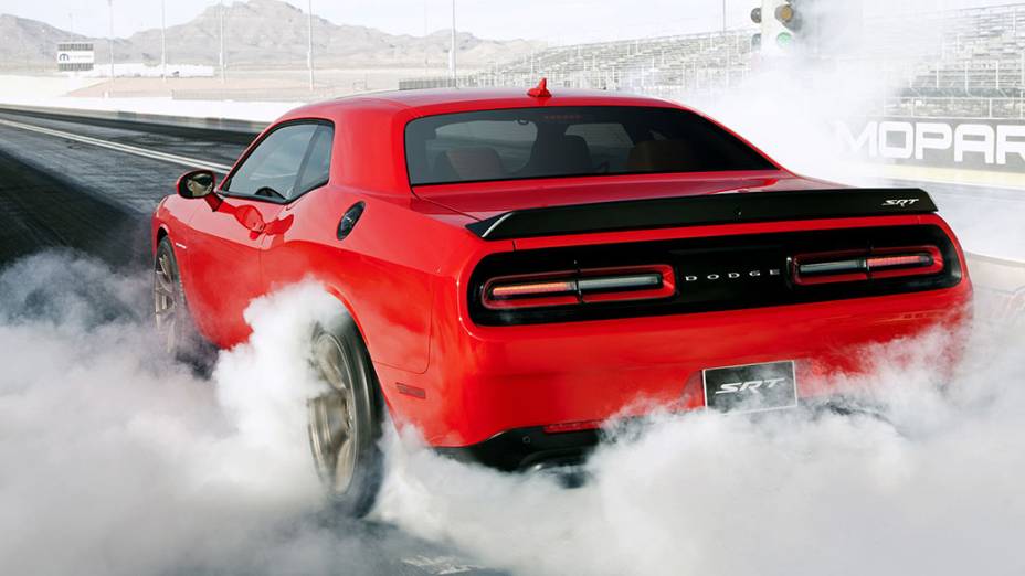Novo Dodge Challenger SRT tem mais de 600 cv