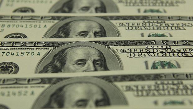 O Brasil registrou em novembro déficit em transações correntes de 6,803 bilhões de dólares